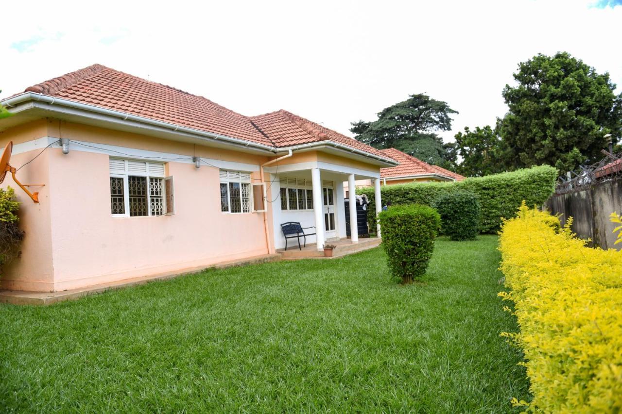 Corinya Serviced Apartments Entebbe Extérieur photo