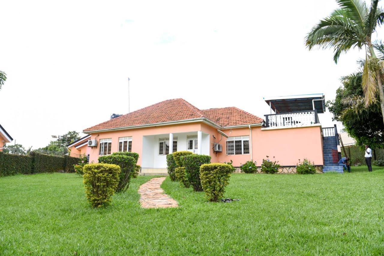 Corinya Serviced Apartments Entebbe Extérieur photo