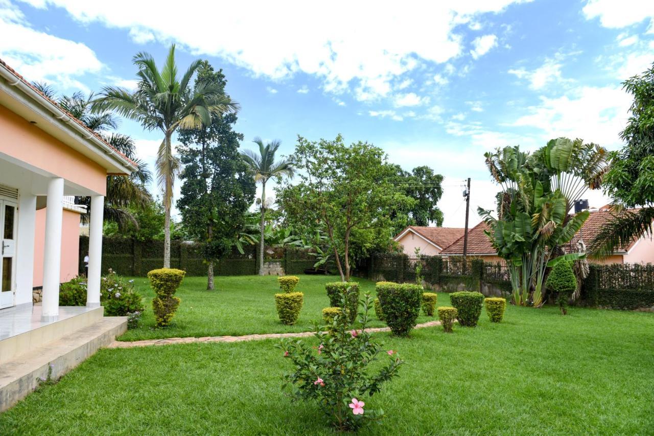 Corinya Serviced Apartments Entebbe Extérieur photo