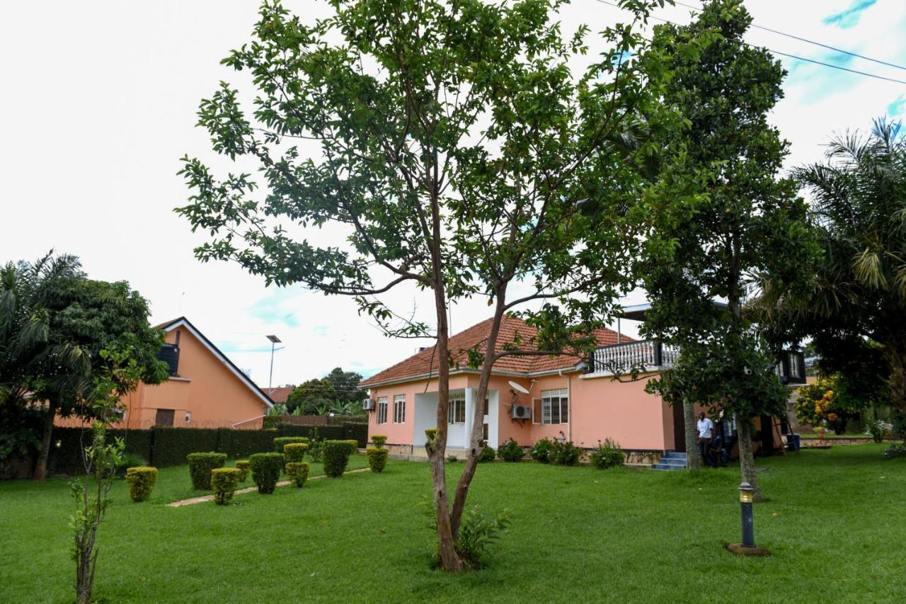 Corinya Serviced Apartments Entebbe Extérieur photo