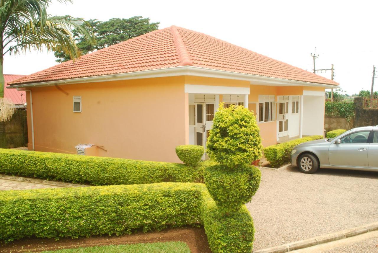 Corinya Serviced Apartments Entebbe Extérieur photo