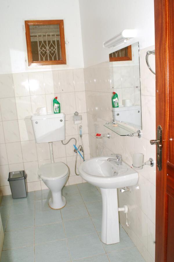 Corinya Serviced Apartments Entebbe Extérieur photo