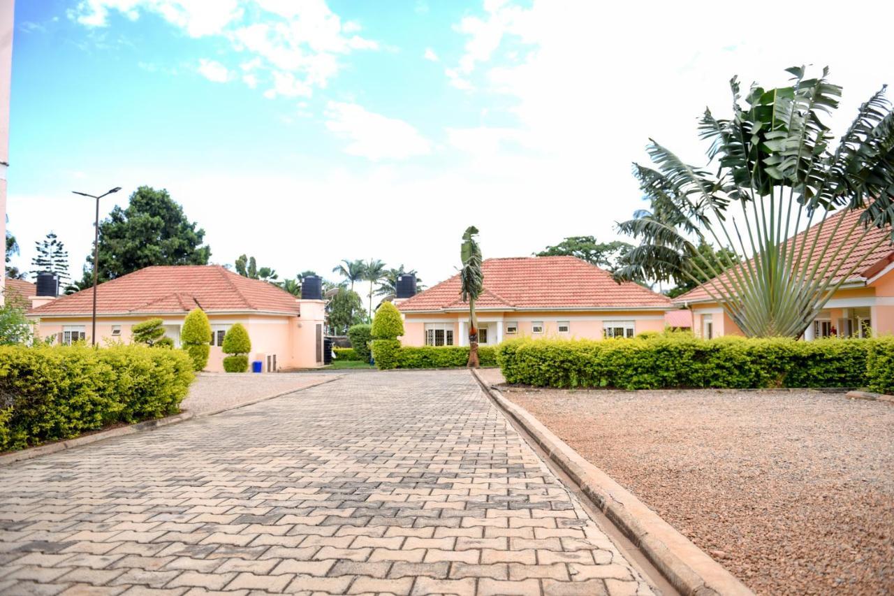Corinya Serviced Apartments Entebbe Extérieur photo